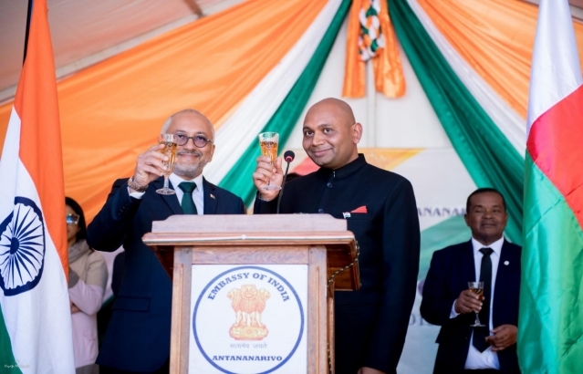 Toast for the betterment of cooperation India - Madagascar